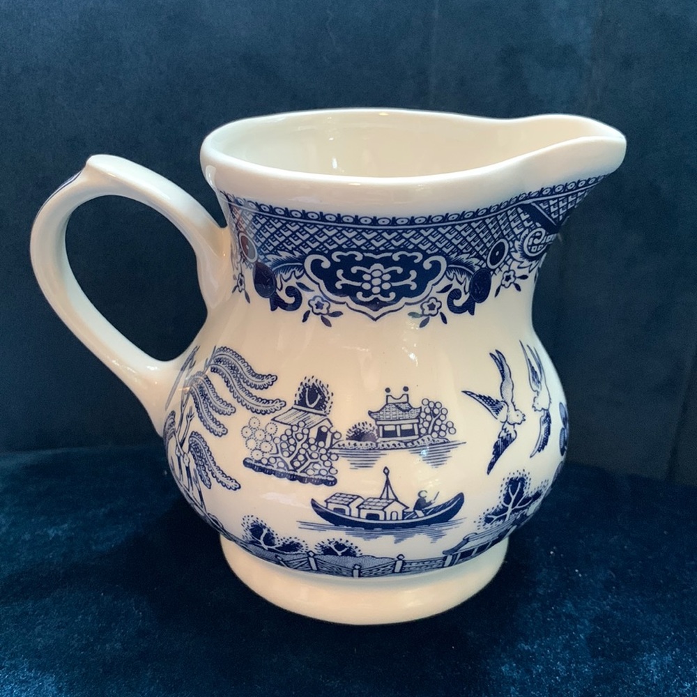 CHURCHILL England Blue Willow Porcelain Creamer